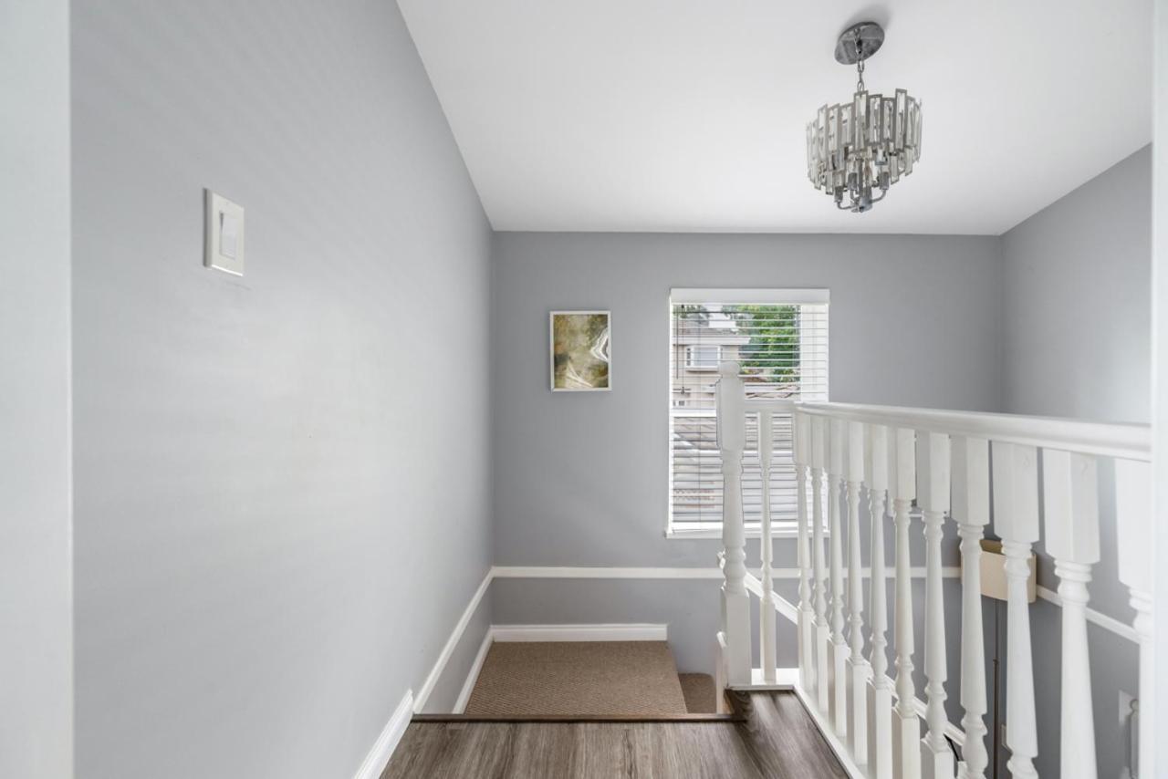 Stylish Dual Bedroom Suite In Van West Vancouver Exterior foto