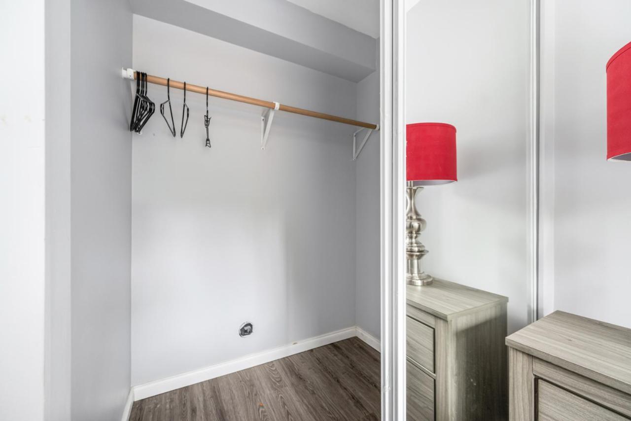 Stylish Dual Bedroom Suite In Van West Vancouver Exterior foto